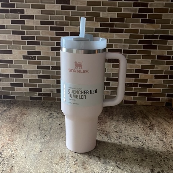 (NWT) Stanley 40 oz. Quencher H2.0 FlowState Tumbler in Rose Quartz - Picture 14 of 16